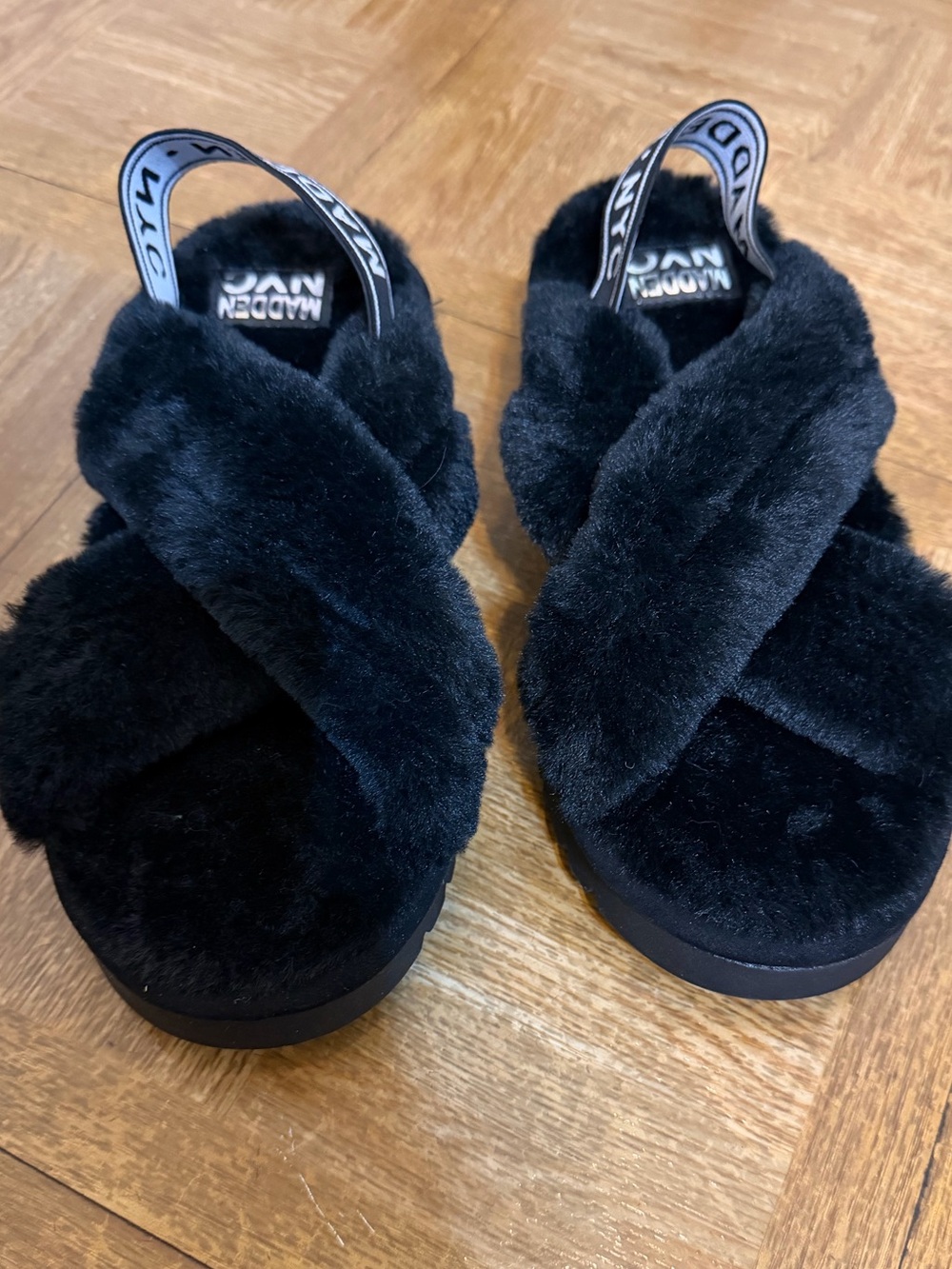 Madden NYC women’s Black Faux Fur Crisscross Elastic Back Slide Sandals soft